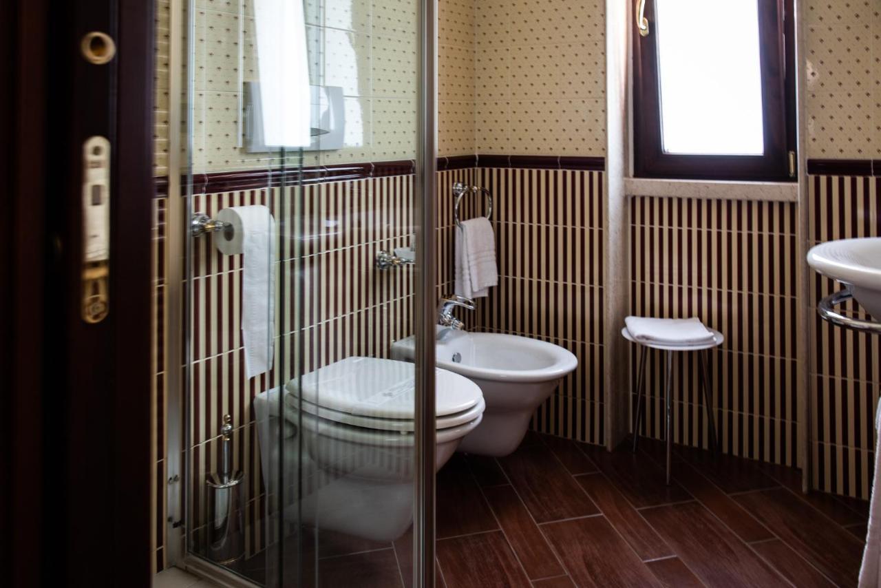 Hotel Petite Fleur รอกการาโซ ภายนอก รูปภาพ