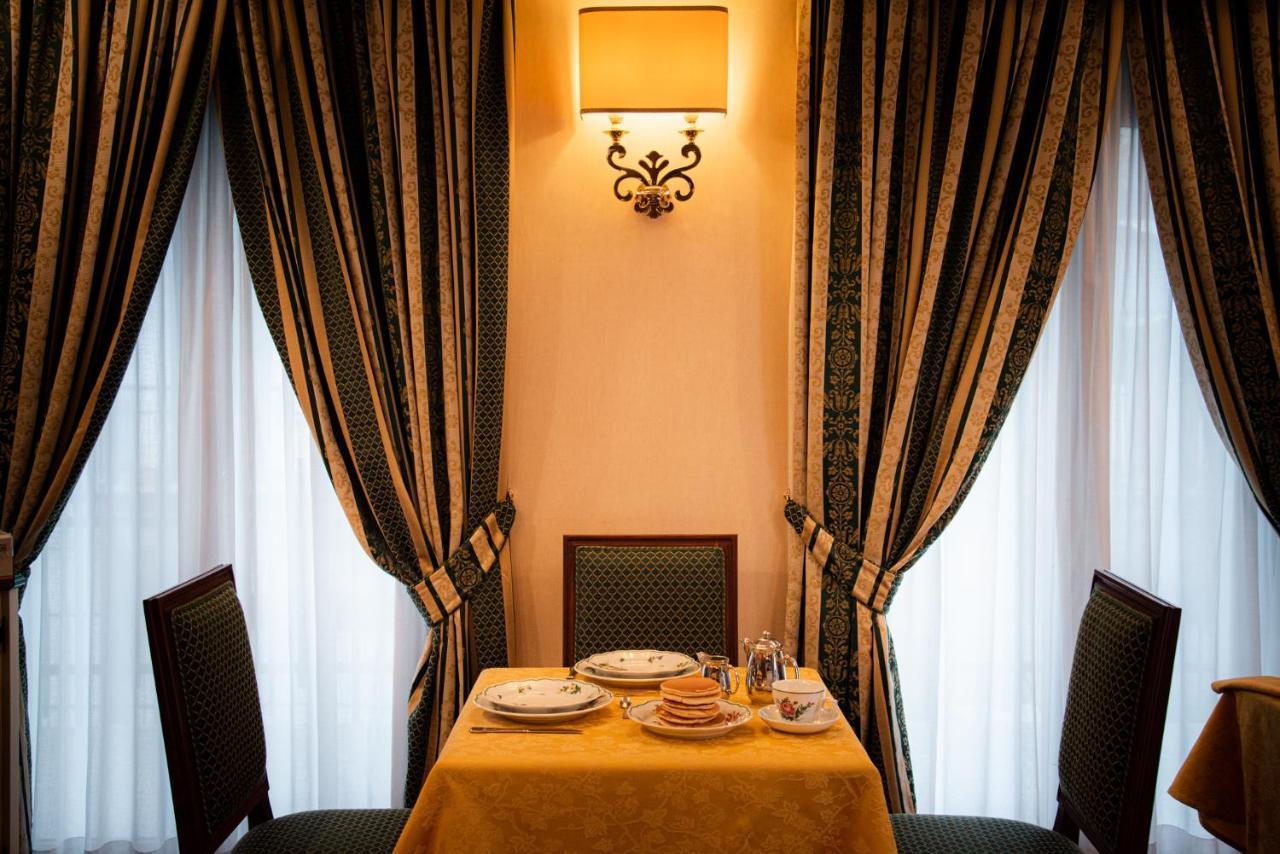 Hotel Petite Fleur รอกการาโซ ภายนอก รูปภาพ
